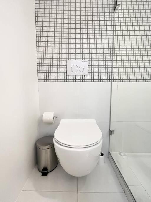 ניו יורק New Cozy Modern Minimalist Stay In Brooklyn At Rem-Casa מראה חיצוני תמונה
